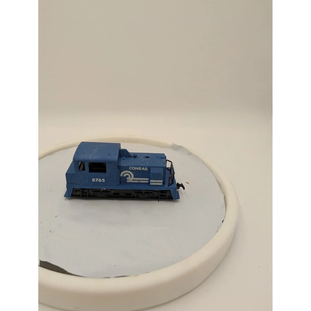 Mehano Blue Diesel Locomotive‎ 8765 Model Train Engine Switcher HO Scale